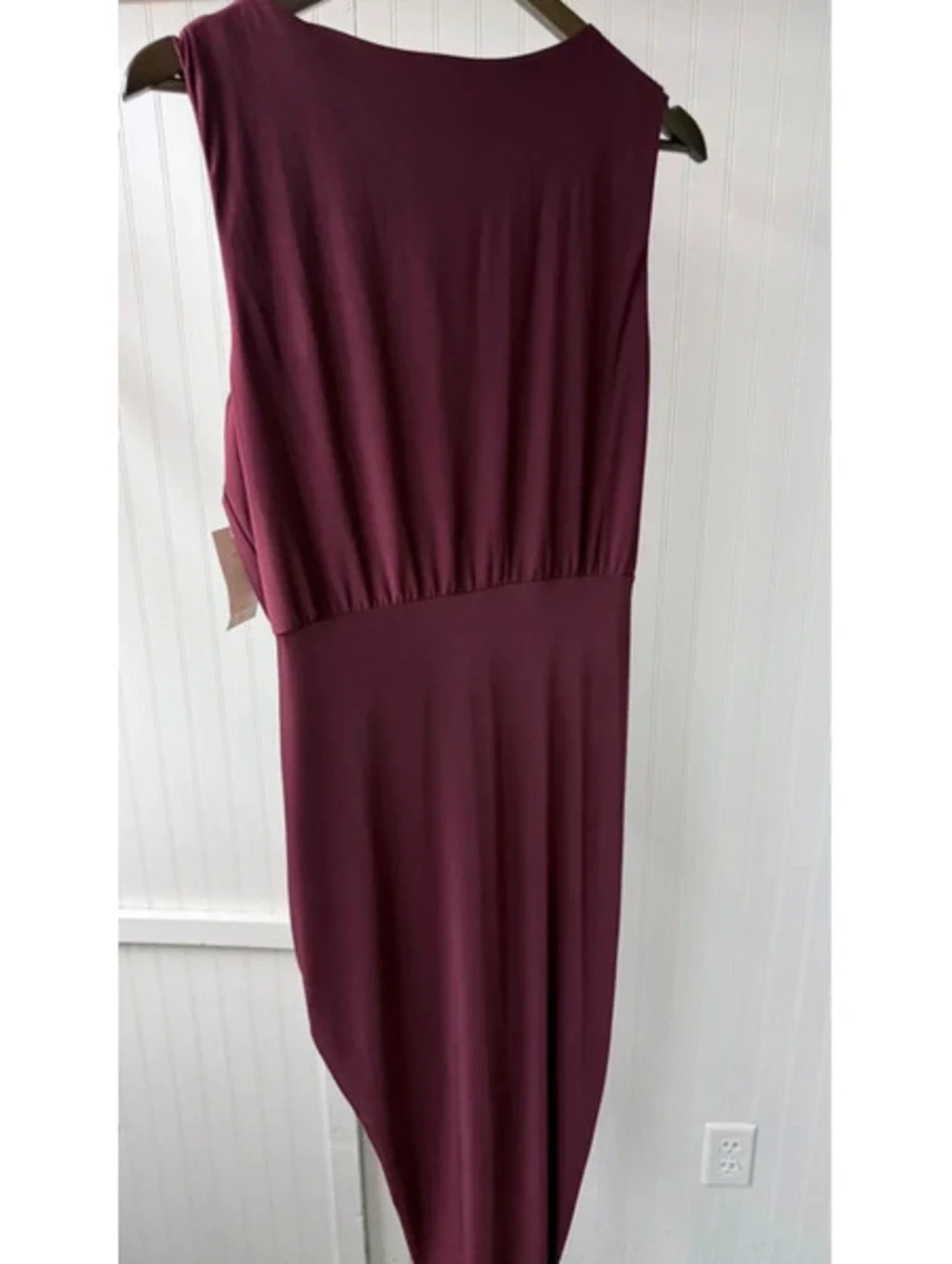 B Smart sleeveless burgundy dress new size 10 elegant romantic tulip hem sexy